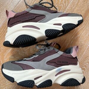 Steve Madden sneakers size 7